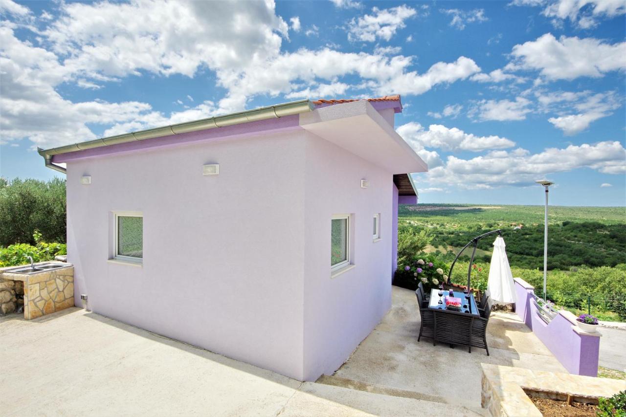 Holiday Home Paulin Обровац Екстериор снимка