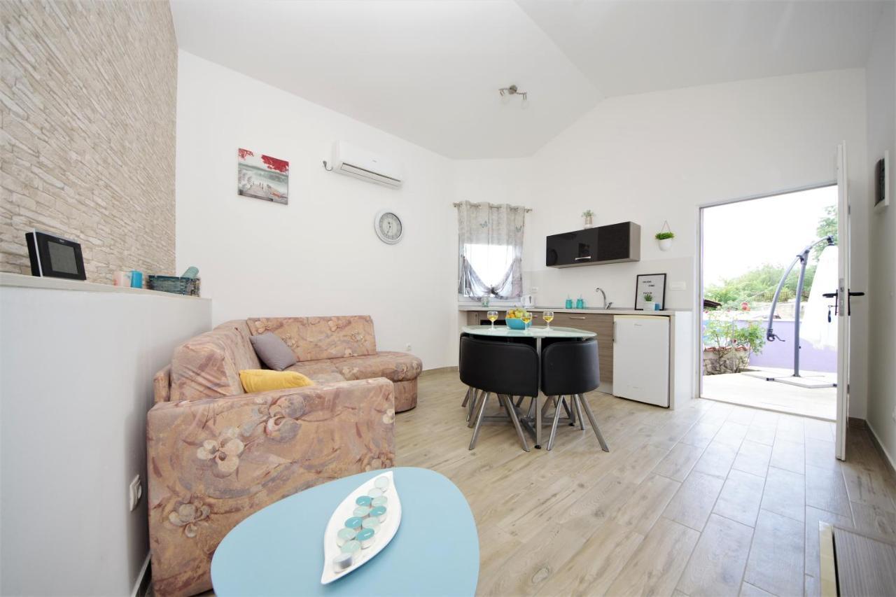 Holiday Home Paulin Обровац Екстериор снимка
